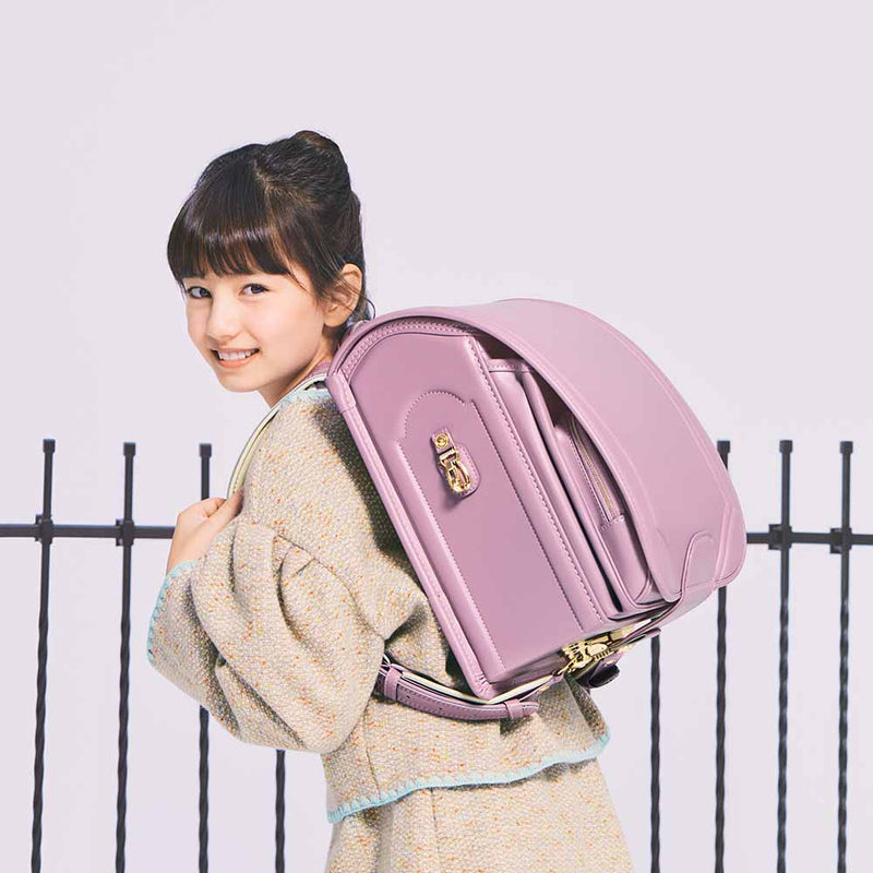 しっとりと咲くライラックのようなパープルで、上品さ薫る大人の雰囲気に