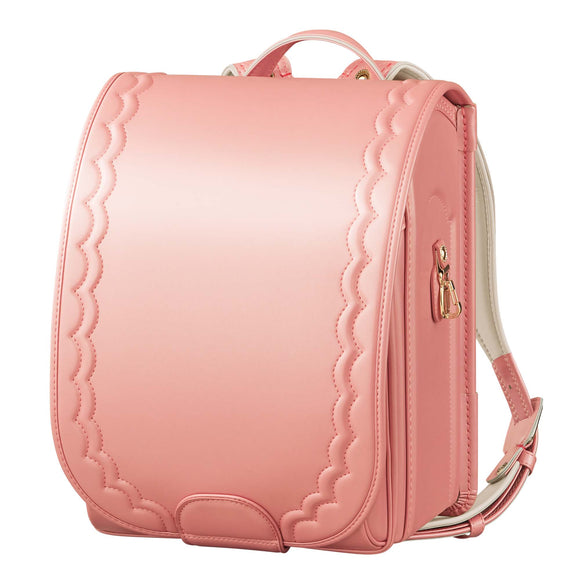 パールのように輝く素材で、キュートなスタイルに。<br>モデル:135cm