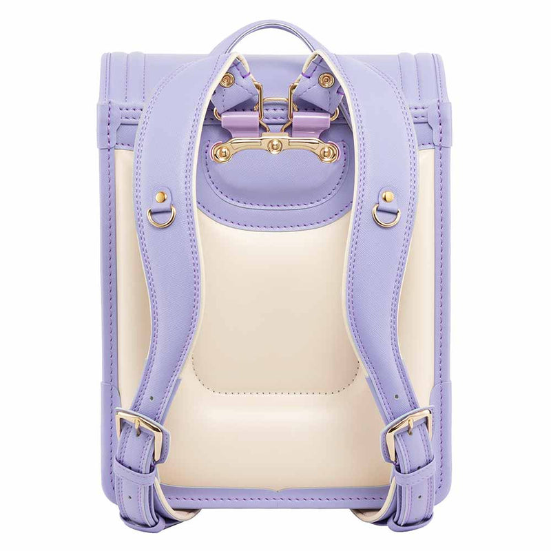 体にフィットするS字型の肩ベルト