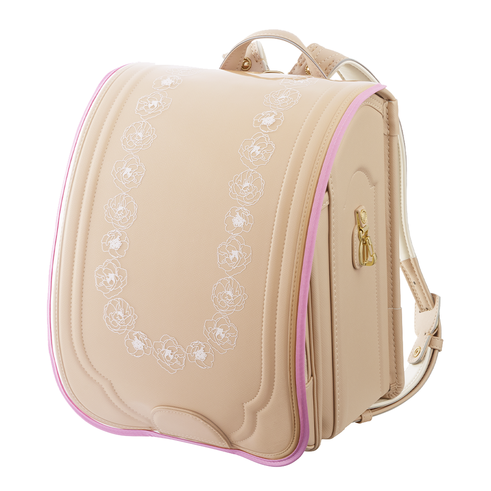 シルキーベージュにランドセルカバーのクリアピンク装着