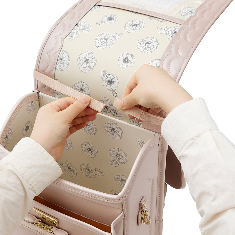 フタと金具に固定するだけの簡単装着