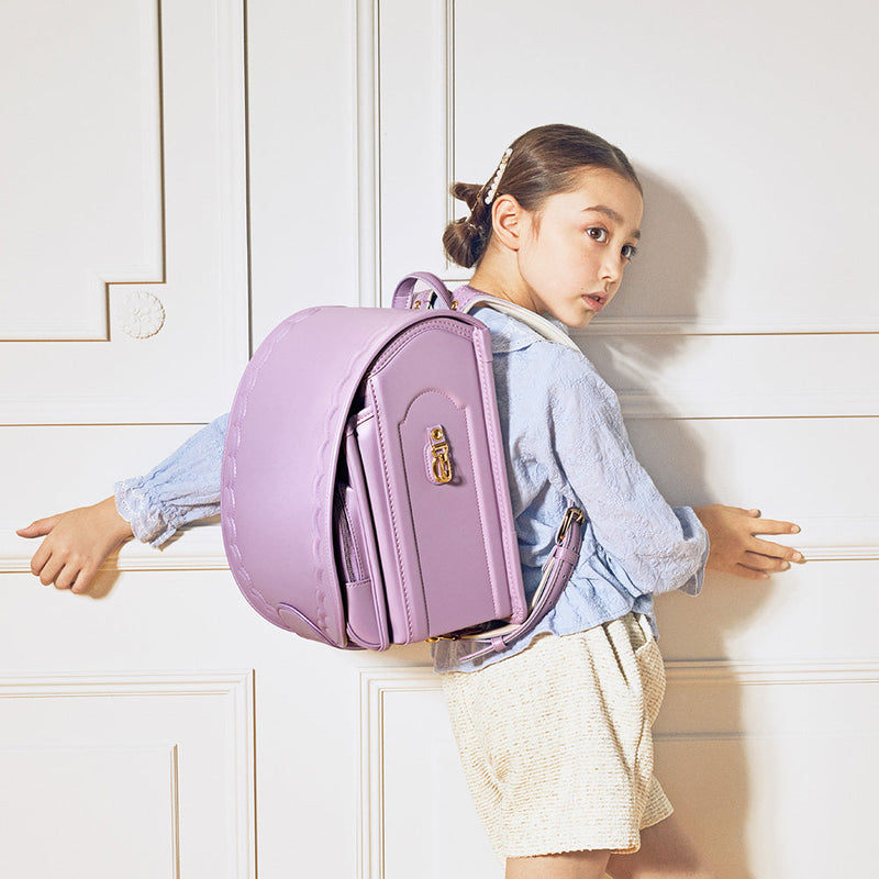 大人っぽいパープルに、コットンキャンディのような可愛らしさをふわりとまとわせて