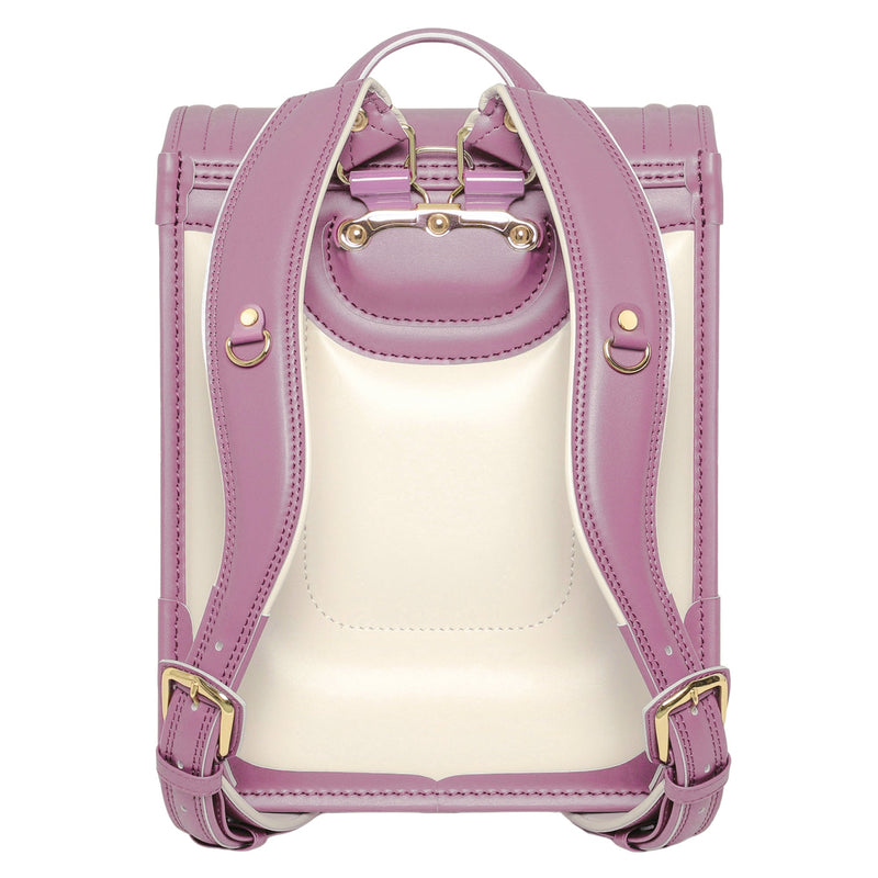 体にフィットするS字型の肩ベルト