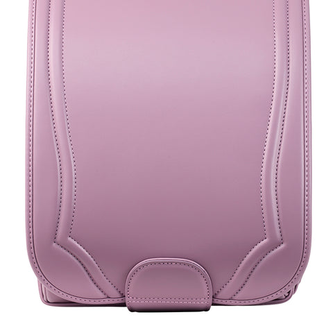 エレガントなラインが印象的な、大人っぽいデザイン