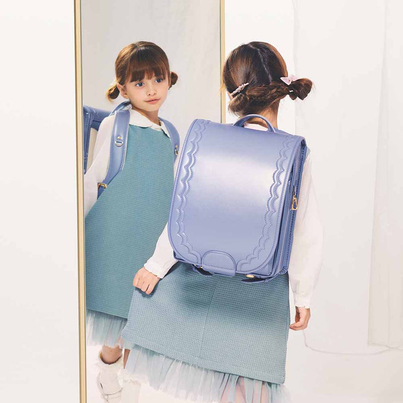 品のあるレースのようなきらめくパープルで、美しく可憐な雰囲気に